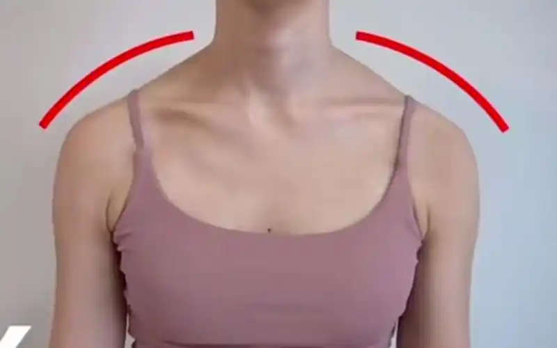 🔥8分钟消除斜方肌!改善圆肩驼背!就练它✅