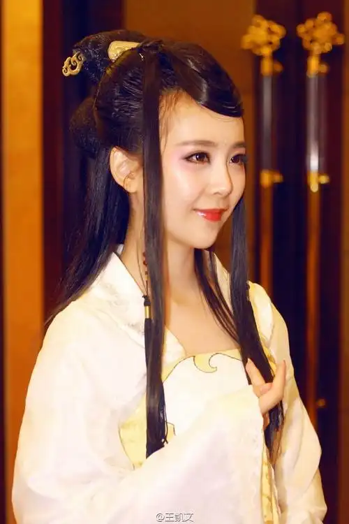 秭颜女神似乎有点发福.