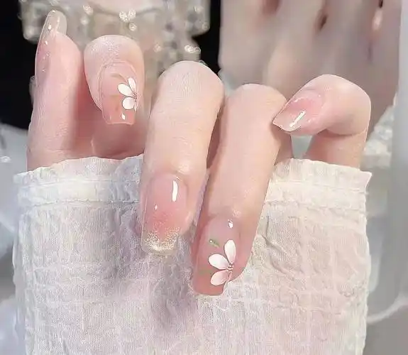 2023夏季超流行的渐变美甲来一波~_时尚_颜色_季节