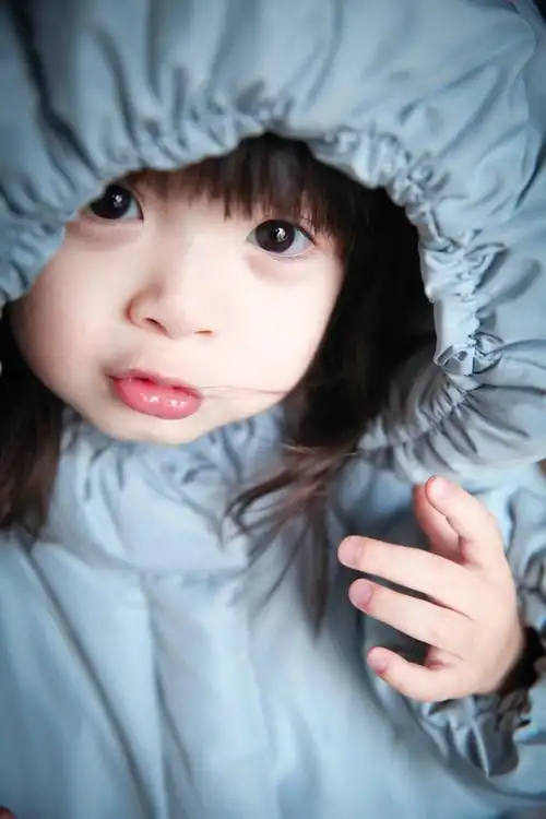 《放开我北鼻》中的哈琳宝宝,侯明昊萌宠 可爱俏皮,古怪萌娃,大眼芭比