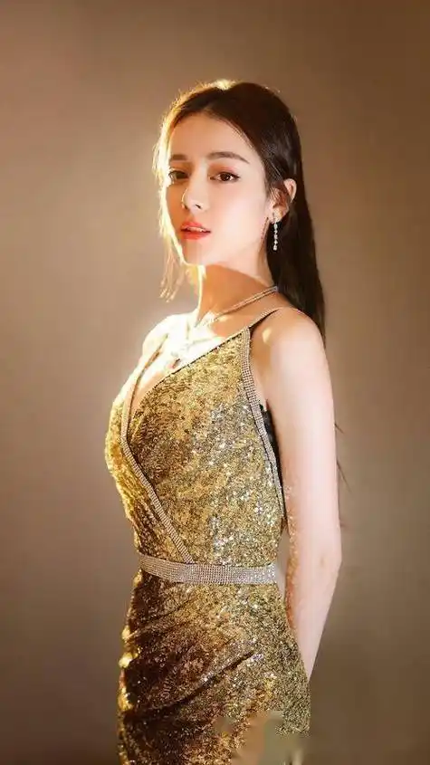 迪丽热巴这身材,这谁顶得住!写真美得让人窒息!