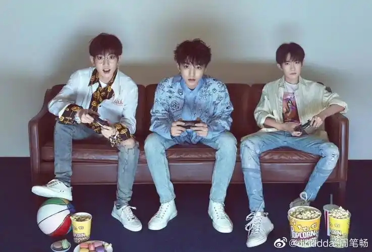 小小凯,小凯和王俊凯的曰常