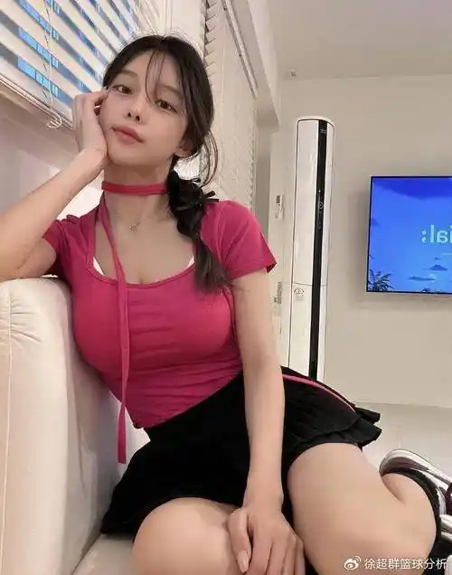 韩国服装店老板娘oxxooi,身材火辣性感,真的太顶了!