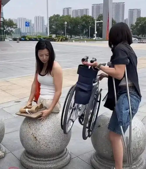 我,90后独腿女孩,4岁被截肢,如今逆袭成运动员,人生不设限