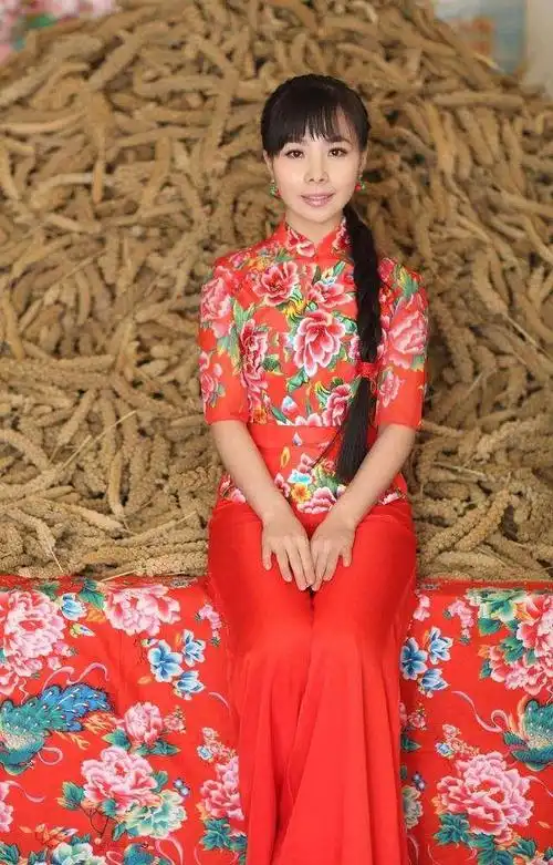 王二妮:嫁经纪人回农村生娃134天后,无助曝上亿妈妈心酸