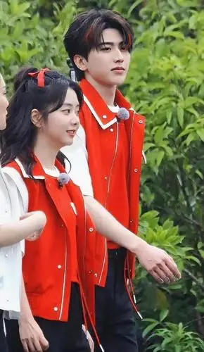 《奔跑吧9》预告,谭松韵蔡徐坤同框,展现最萌身高差