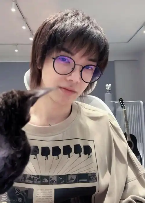 啊啊啊啊啊好可爱两只猫猫93@华晨宇yu