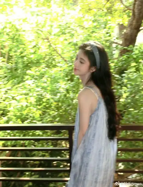 鞠婧祎薄荷绿眼妆