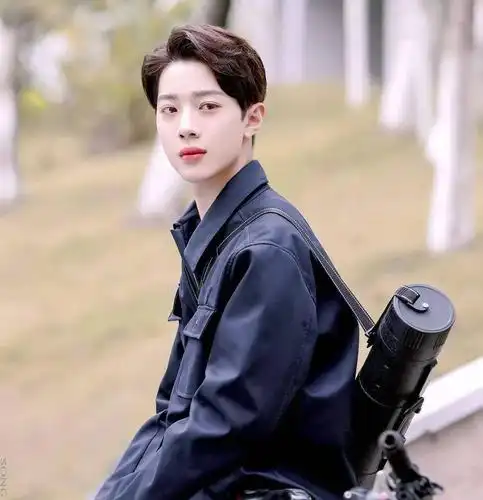 【微信头像】赖冠霖