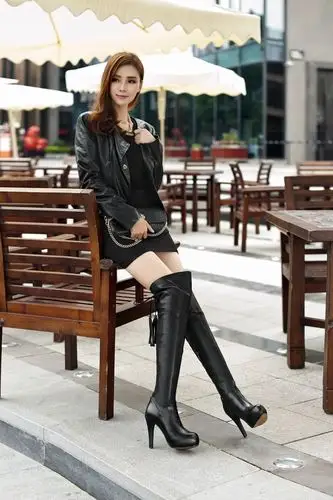 冬季新款女靴子欧美纯色细跟真皮过膝长靴圆头流苏超高跟骑士靴