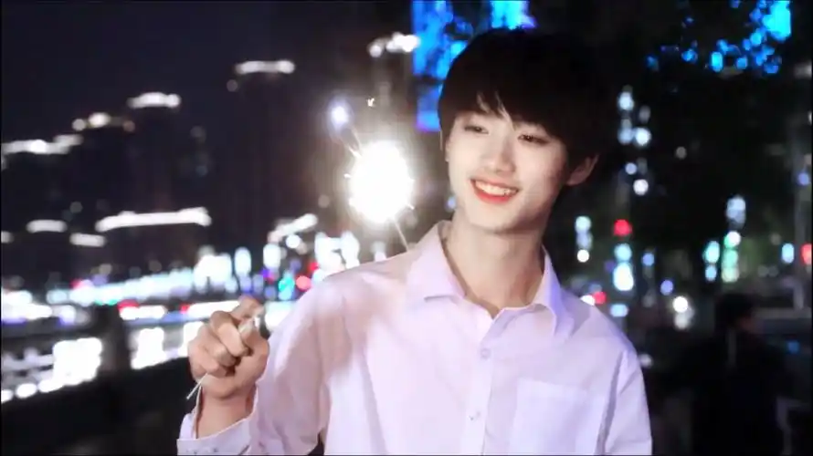 丁程鑫. 真真是心头的白月光啊. - 堆糖,美图壁纸兴趣社区