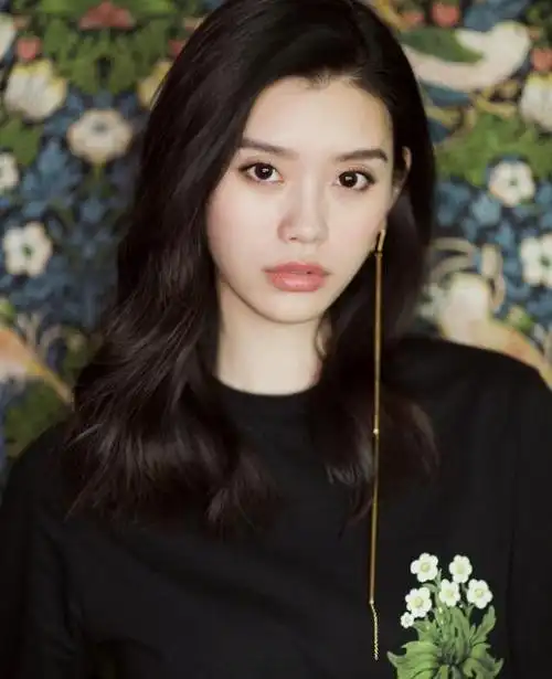 4年后再看奚梦瑶,郭碧婷的豪门婚姻,谁真精明谁被拿捏,太明显