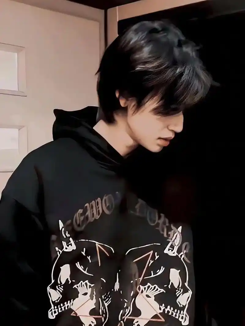 小鬼王琳凯电脑壁纸.#小鬼 #电脑壁纸 - 抖音