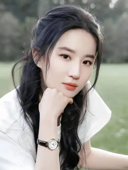 成都偶遇刘亦菲吃火锅!