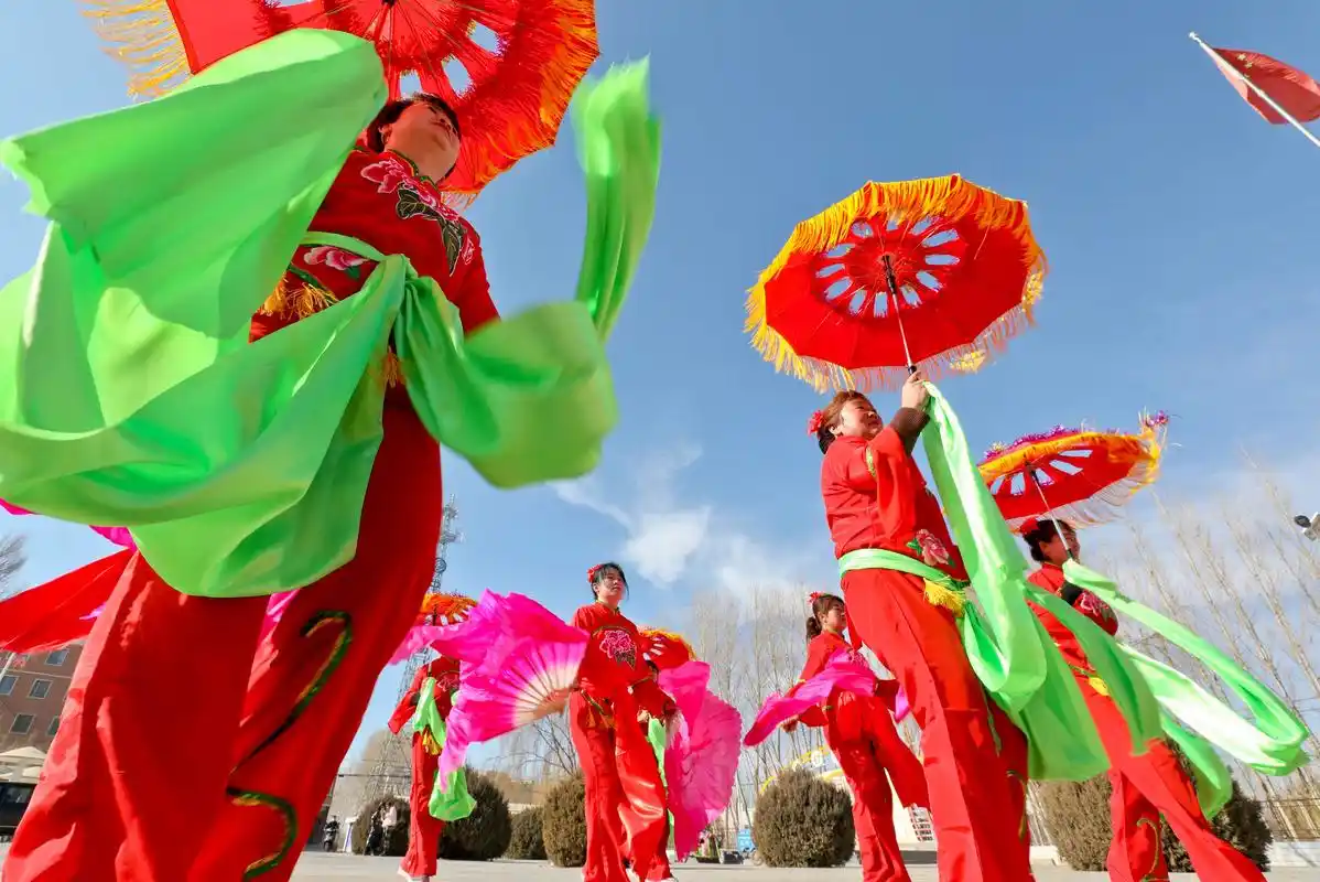 临泽舞龙耍狮展风采传统社火迎新春