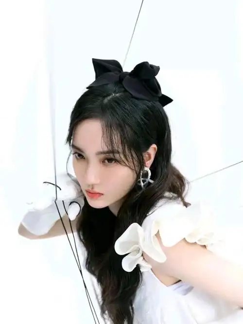 赵嘉敏最新电子刊表现力如何