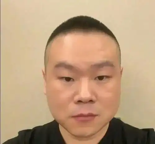 岳云鹏老婆剃寸头,出家还是力证夫妻相?一切搞怪都是恩爱的境界