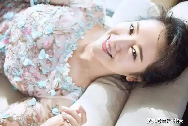 左小青这尤物身材,太性感了吧!