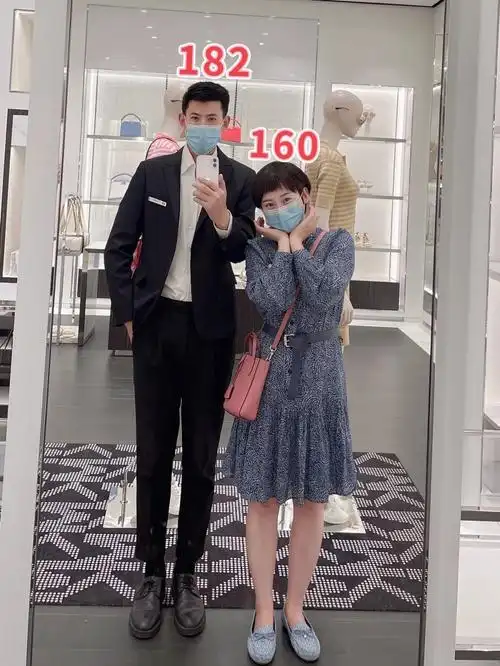 mk柜哥与柜姐20cm身高差是怎样的一种体验