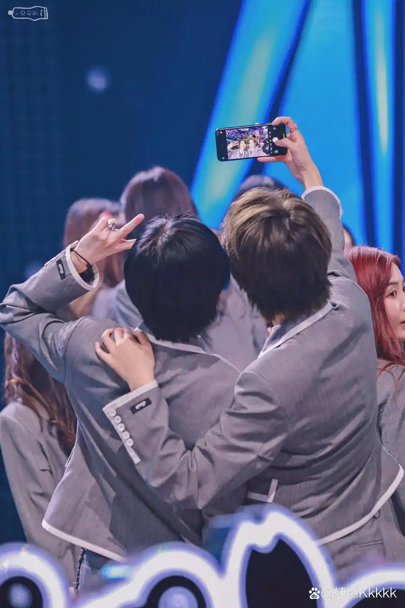 呜呜呜π_π凡柯啊……@陆柯燃kkkk @林凡marcooo 凡柯大旗永不倒塌