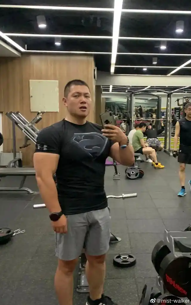 山东肌肉猛男因太壮遭女生嫌弃,网友却很想拥有这样的身材