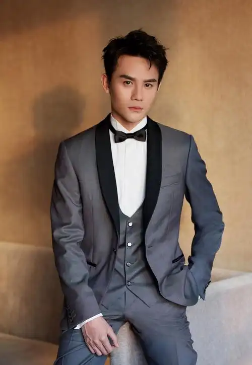 王凯优雅成熟西装魅力时尚写真