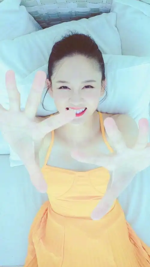 陈乔恩吊带裙性感写真高清手机壁纸图片