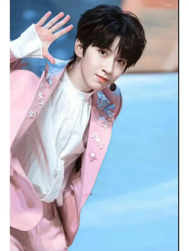 贺峻霖神图378 贺儿神图第三弹耶70 抱走我滴贺儿嘿嘿嘿 太可爱啦