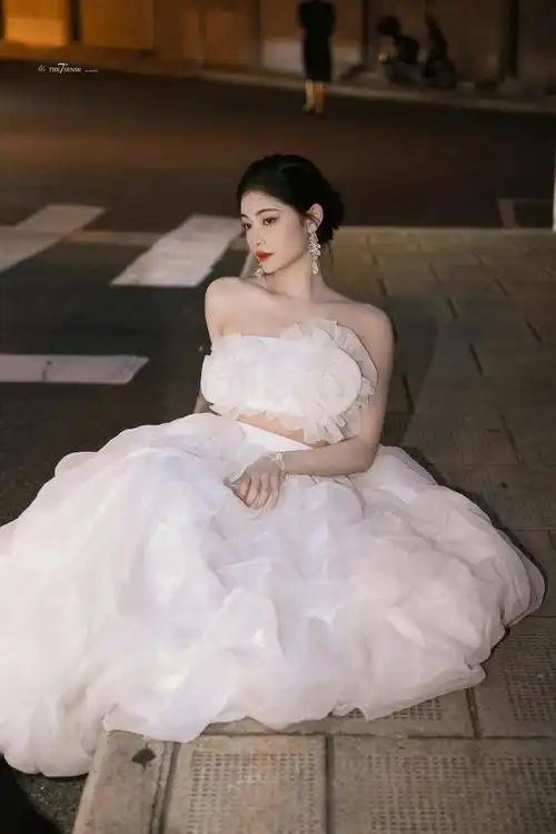 许佳琪白玫瑰婚纱大片