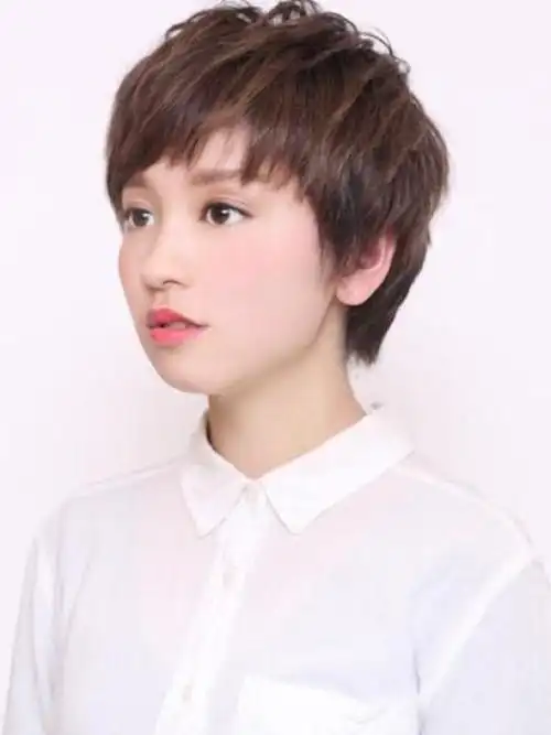 夏日清爽短发发型女 圆脸妹子最爱的发型