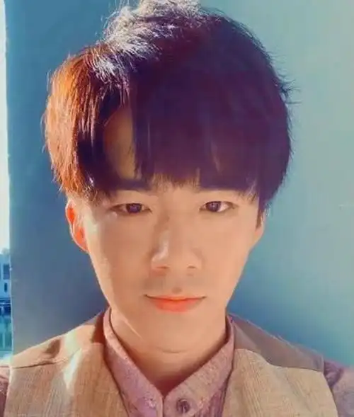 刘宇宁与黄子韬一起合拍短视频,网友:明星和网红的区别!