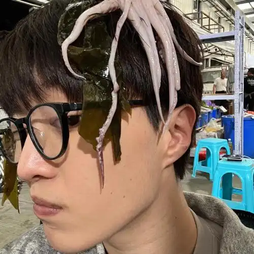 范丞丞章鱼哥造型把自己整吐了