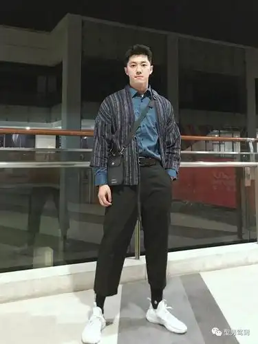 一位28岁上海小伙的穿搭日常好精致一男的