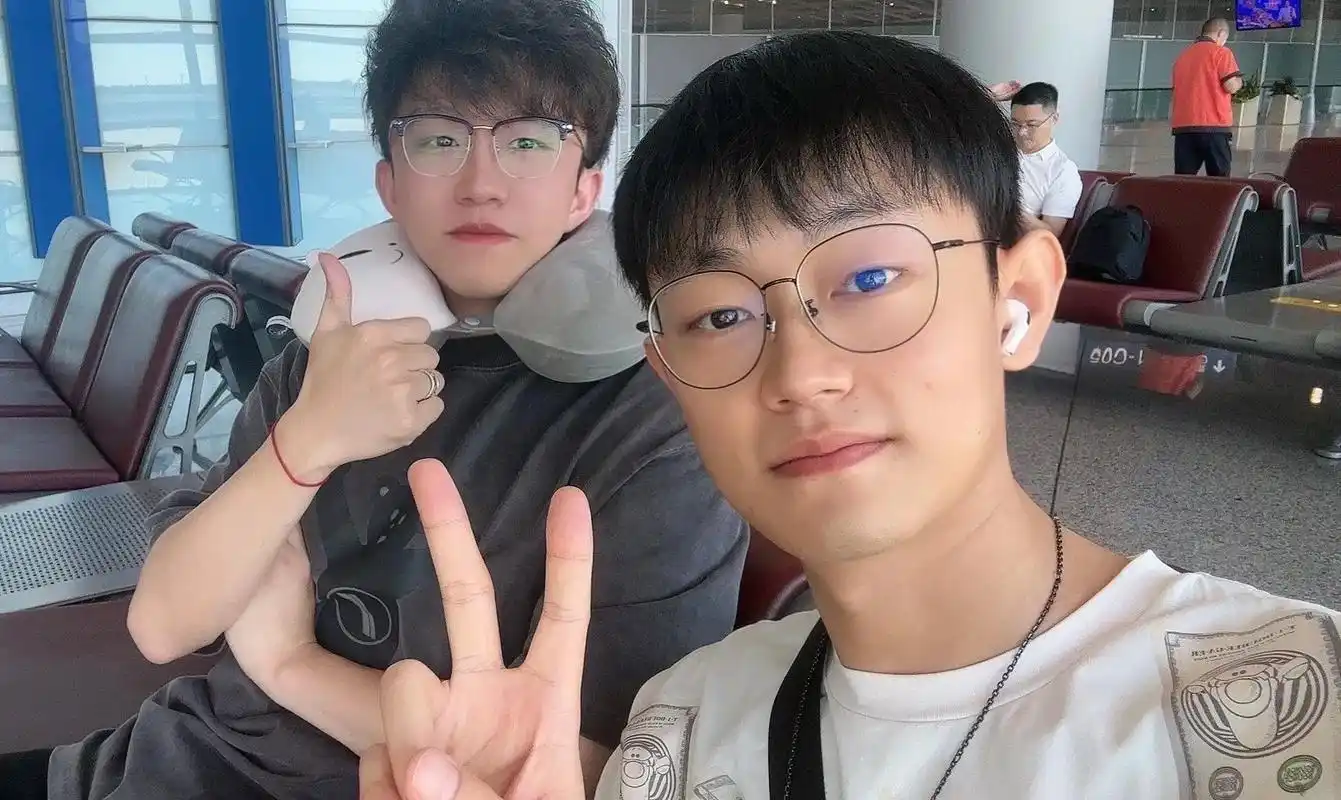 应该是最有才最友好的原创博主了,祝@维维啊 这次拍摄顺利,玩