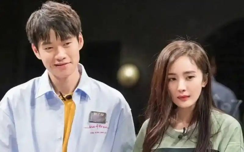 杨幂魏大勋小号被扒,疑似谈了643天,女方暗指魏大勋不够爱自己