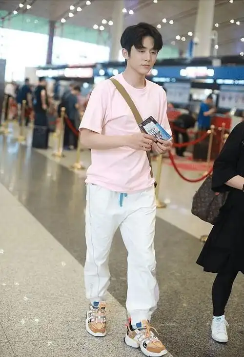 张新成真是可奶可盐戴不戴眼镜差别挺大学长秒变霸总