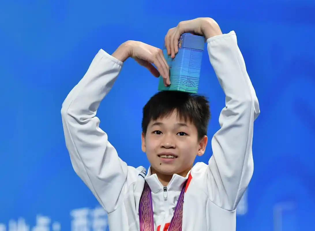 在12日下午进行的决赛中,全红婵发挥稳定,在第四轮