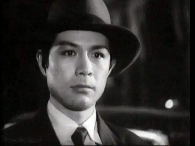 英俊的陈少泽,向梅老搭档为何当红时息影?如今73岁越老越帅