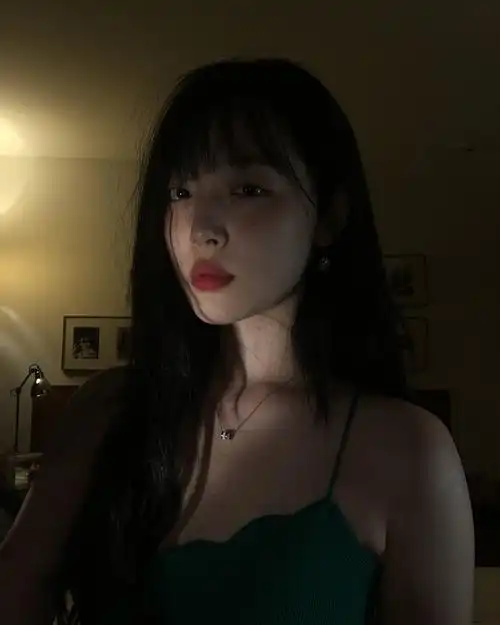 人间蜜桃崔雪莉ins