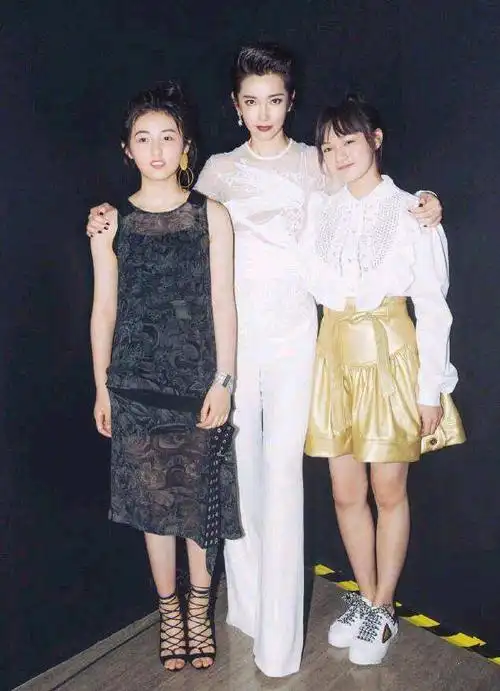 越长越低95后小花平均身材遭碾压沈月张子枫常因身材被吐槽