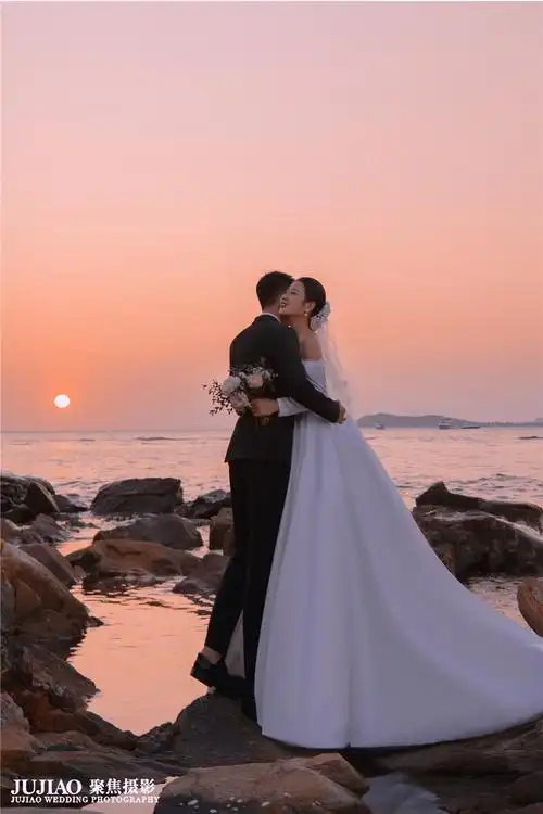 海边黄昏婚纱照风格图片适合海边拍摄的婚纱照风格