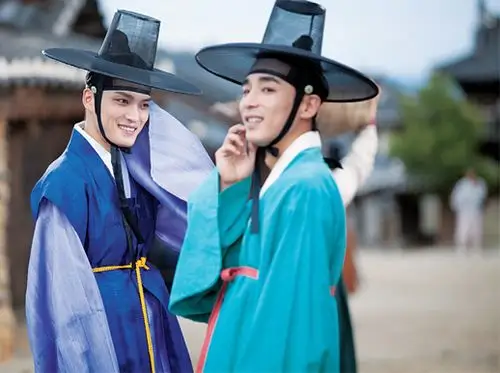 jin》在中:戴纱帽拍戏还是很不舒服~ - 韩国最大的传媒机构《中央