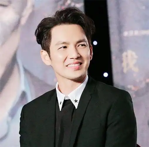 被网友们称为"不老男神"的钟汉良,现在也已经47岁了,看他这两年电视剧