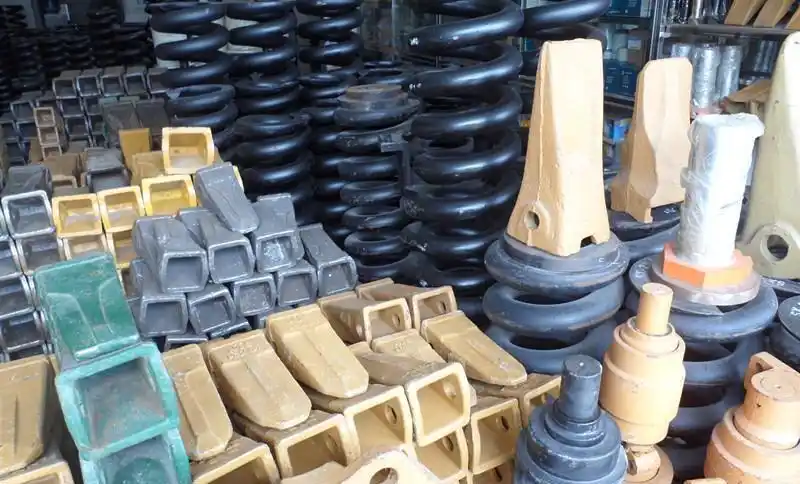 出售福田瑞沃190马力重卡配件配件