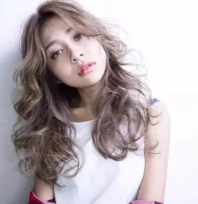 塌鼻子适合什么发型女 适合塌鼻子女生的发型