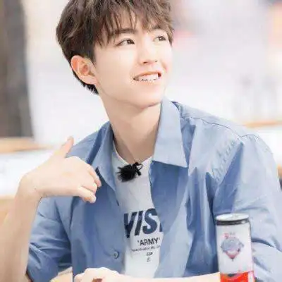 王俊凯戴眼镜照片 tfboys王俊凯最帅头像大全 - 高清头像 - 潮人个性