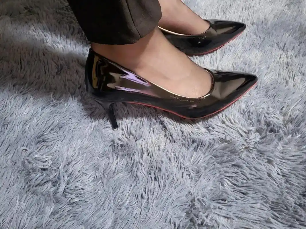 穿高跟鞋90脚真的很累#御姐# #美腿丝袜高跟鞋