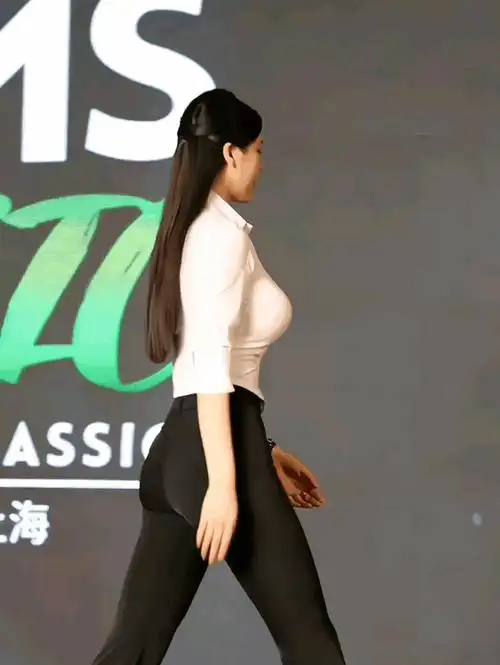 国内健身达人刘太阳,非比赛选手火了,欧美范儿身材亮眼