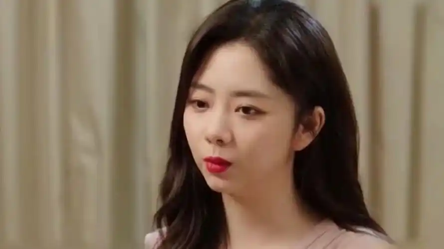 谭松韵幸福的童年治愈一生,不幸的童年要用一生来治愈.