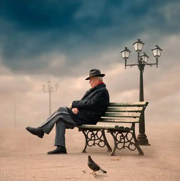 那些坐在公园板凳上思考人生的人